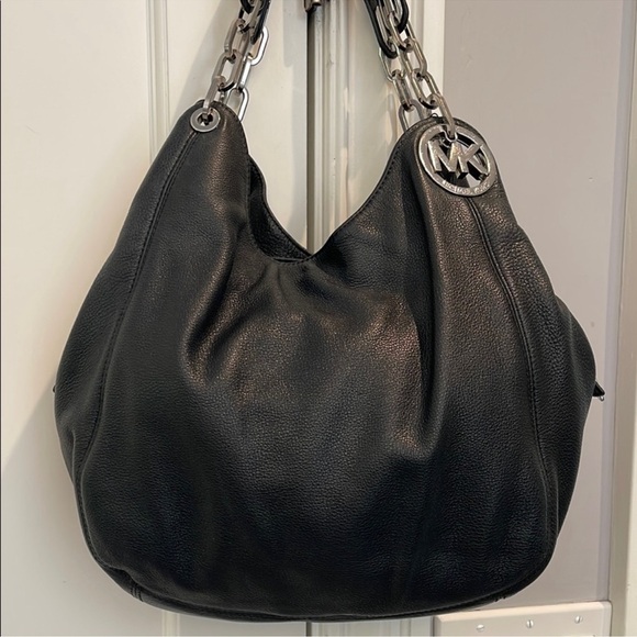 Michael Kors Black Leather Shoulder Bag with Chain Detail - Picture 1 of 10